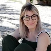 Estudiante de Humanidades da clases de Historia, Lengua y Literatura a niveles de primaria, ESO y bachillerato en Sevilla